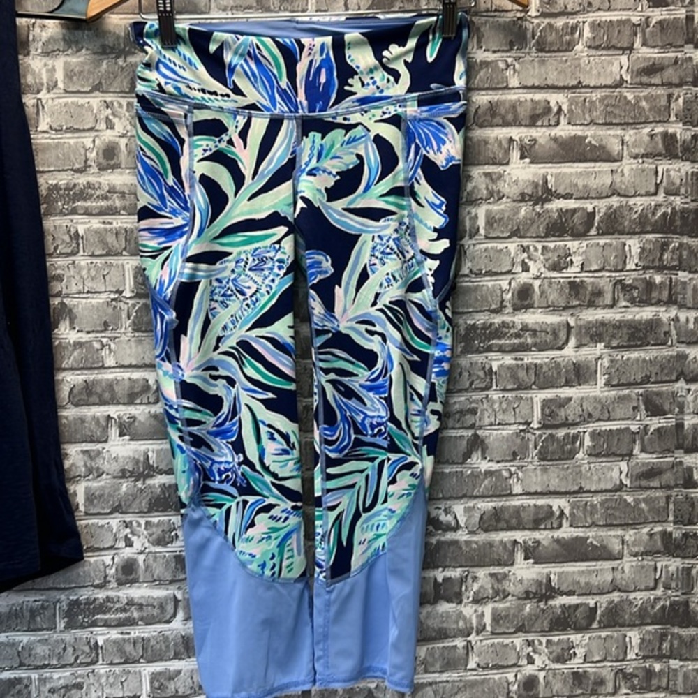 Lilly Pulitzer - Picture 5 of 12